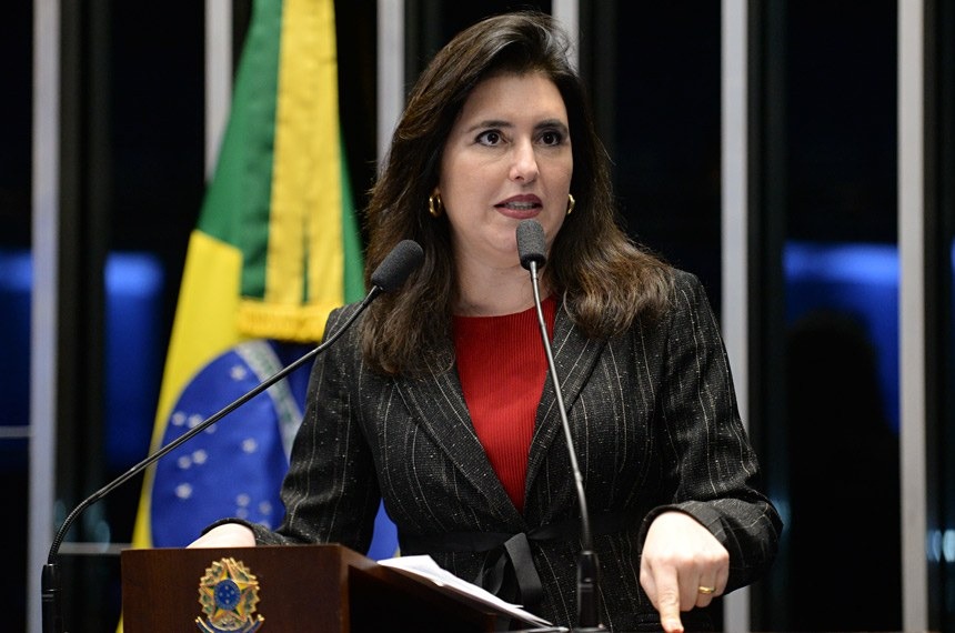 Simone Tebet critica redução de ICMS de combustível de aviação Simone Tebet critica redução de ICMS de combustível de aviação