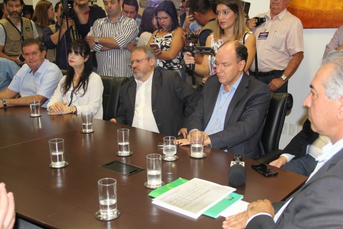Deputado Eduardo Rocha acompanha anúncio das datas de pagamento do governo do Estado Deputado Eduardo Rocha acompanha anúncio das datas de pagamento do governo do Estado