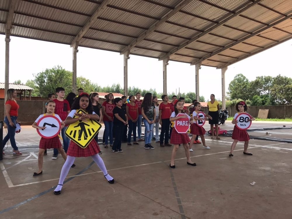 PRF realiza em Água Clara Feira Temática de Trânsito PRF realiza em Água Clara Feira Temática de Trânsito