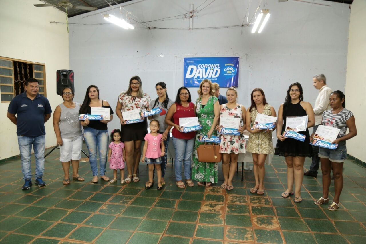 Curso profissionalizante de Coronel David forma mais de 50 manicures em 2017 Curso profissionalizante de Coronel David forma mais de 50 manicures em 2017
