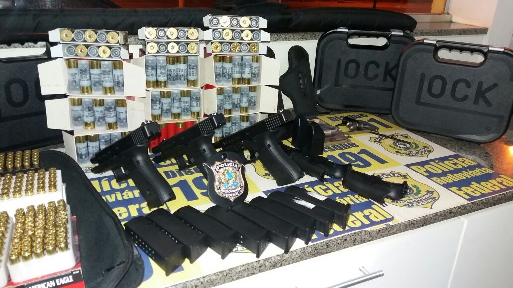 Oficiais da Marinha são presos em MS por tráfico internacional de armas Oficiais da Marinha são presos em MS por tráfico internacional de armas