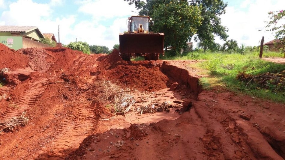 SEINTRA recupera vias afetadas pela chuva no Distrito do Arapuá