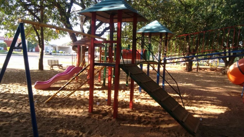 Administração retira brinquedos da Lagoa Maior para evitar acidentes durante o período de manutenção Administração retira brinquedos da Lagoa Maior para evitar acidentes durante o período de manutenção