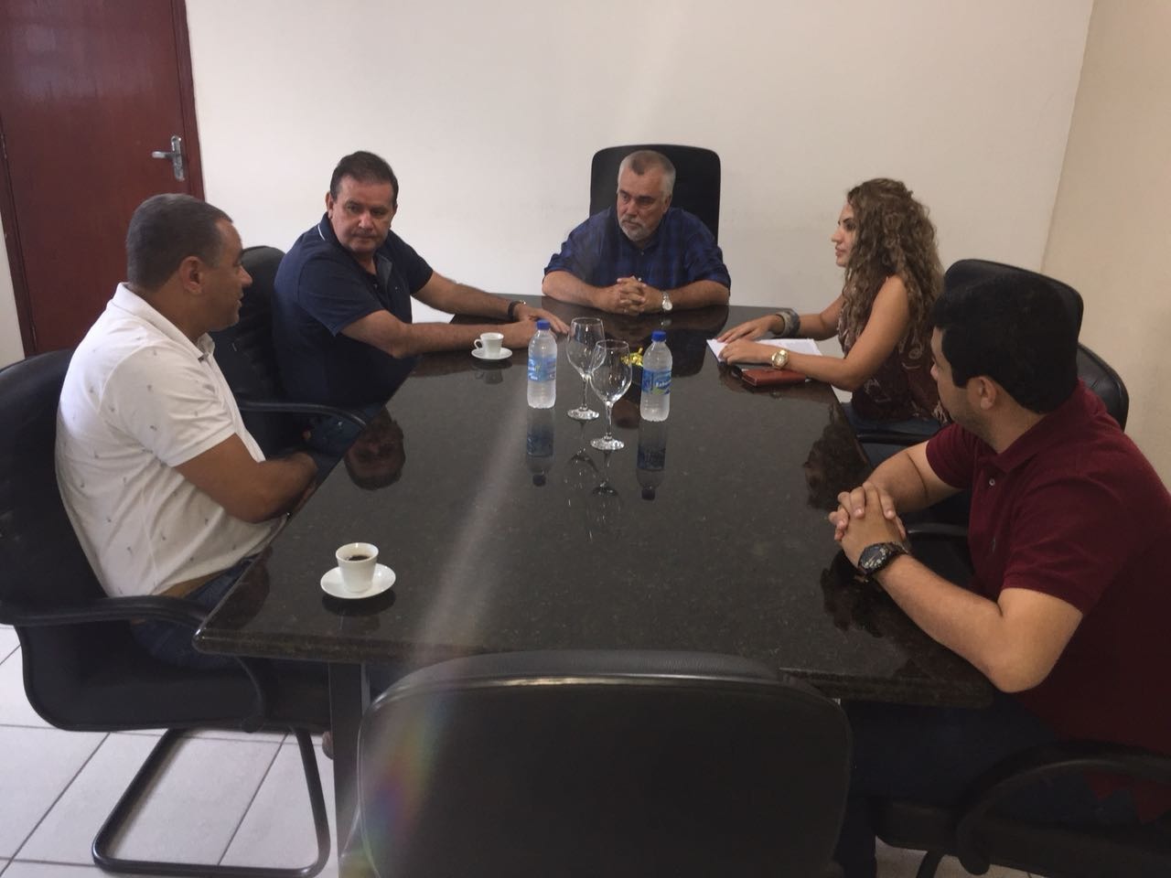 Falta de ônibus entre Três Lagoas e Inocência é tema de reunião entre vereadores e o deputado Eduardo Rocha Falta de ônibus entre Três Lagoas e Inocência é tema de reunião entre vereadores e o deputado Eduardo Rocha