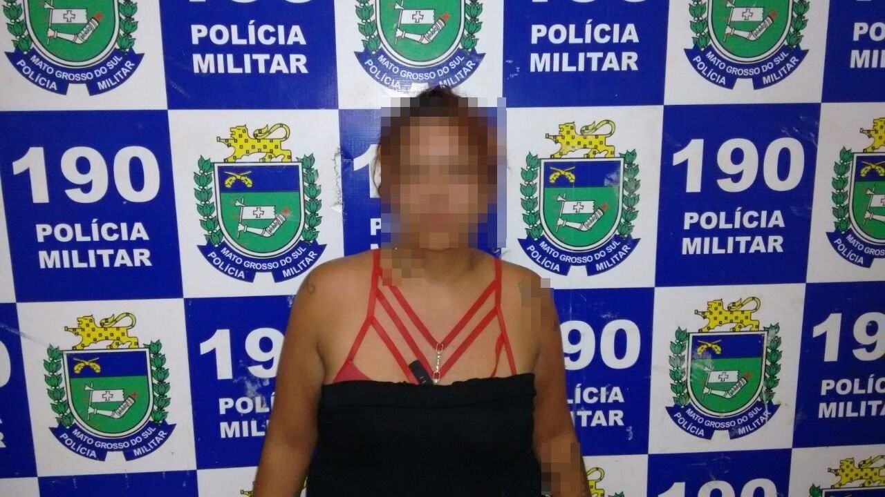 Presa em flagrante mulher confessa que matou o marido com golpes de faca Presa em flagrante mulher confessa que matou o marido com golpes de faca