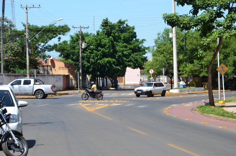 Parte da avenida Aldair Rosa Oliveira e rua Elmano Soares passam a ter sentido único no centro de Três Lagoas