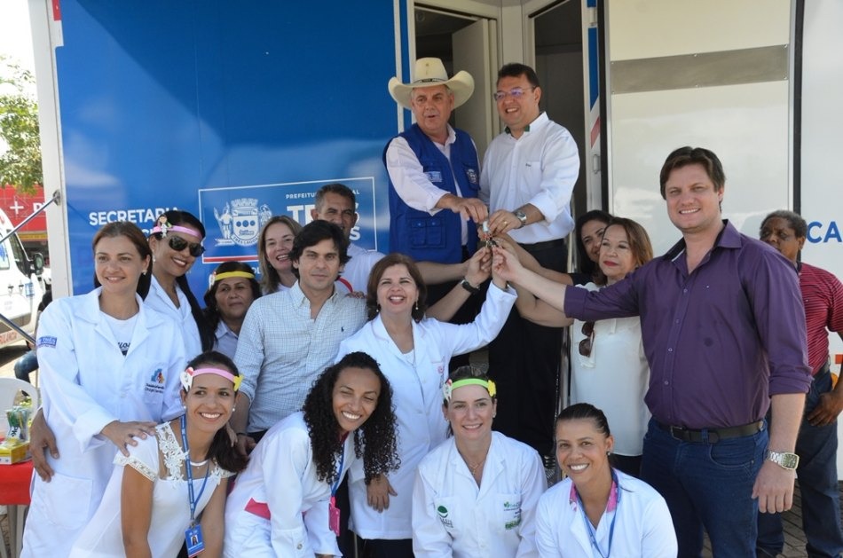 Fibria faz doação de Unidade Móvel de Atendimento Médico Odontológico para Três Lagoas