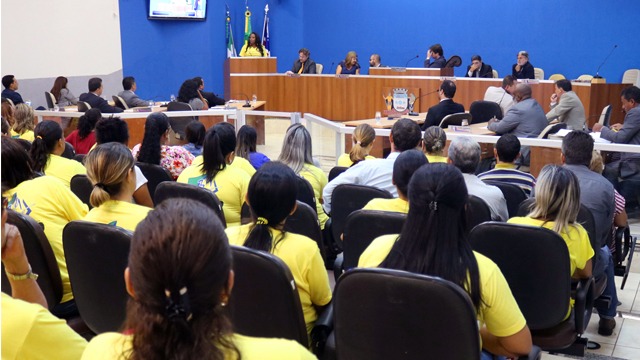 Trabalhadores da Educação pedem apoio para jornada de 6h Trabalhadores da Educação pedem apoio para jornada de 6h