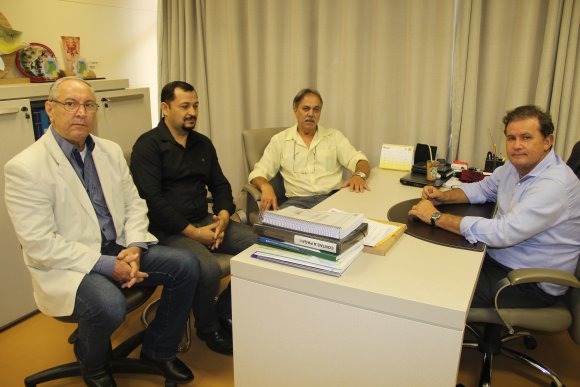 Deputado Eduardo Rocha recebe representantes da Seleta para discutirem emendas parlamentares Deputado Eduardo Rocha recebe representantes da Seleta para discutirem emendas parlamentares