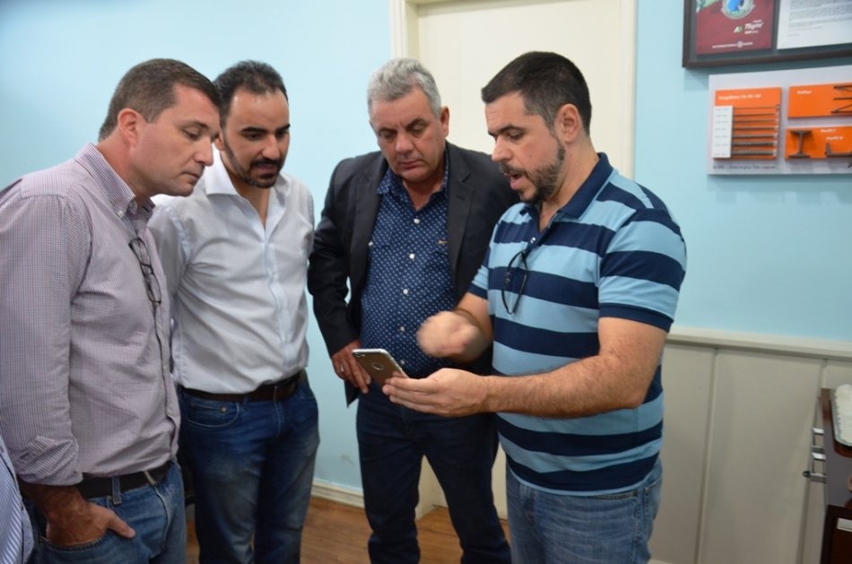 Angelo Guerreiro recebe representantes do Instituto Nacional de Pesquisas Espaciais
