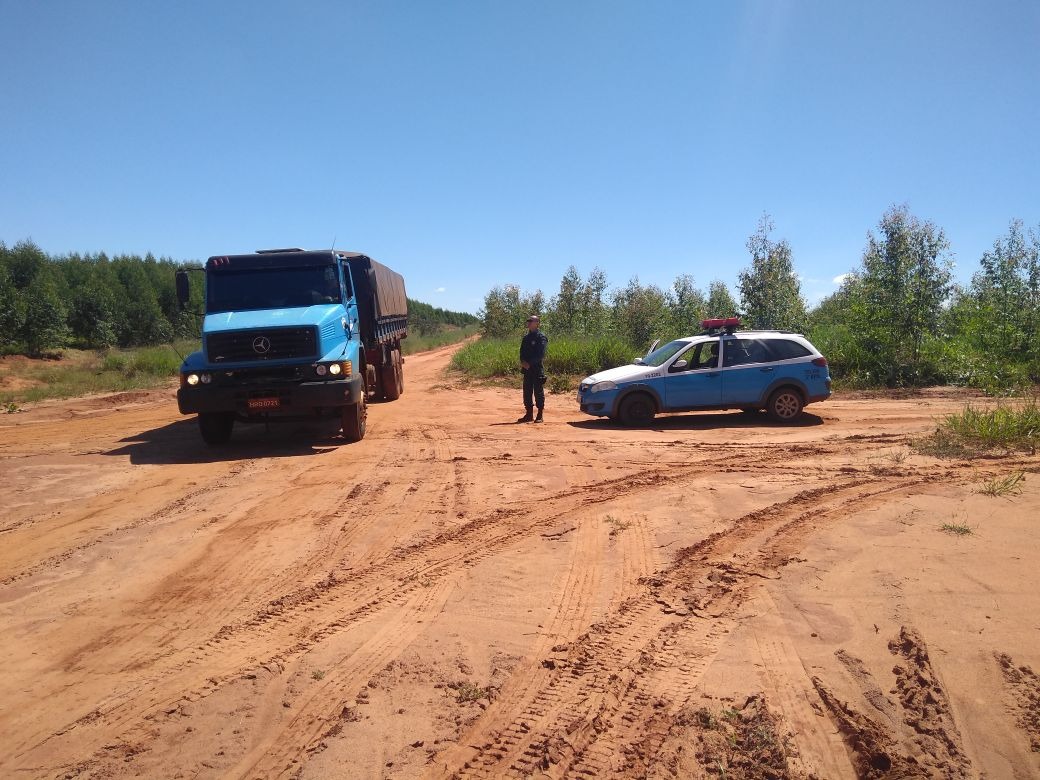 PM intensifica rondas e abordagens no Distrito de Arapuá PM intensifica rondas e abordagens no Distrito de Arapuá
