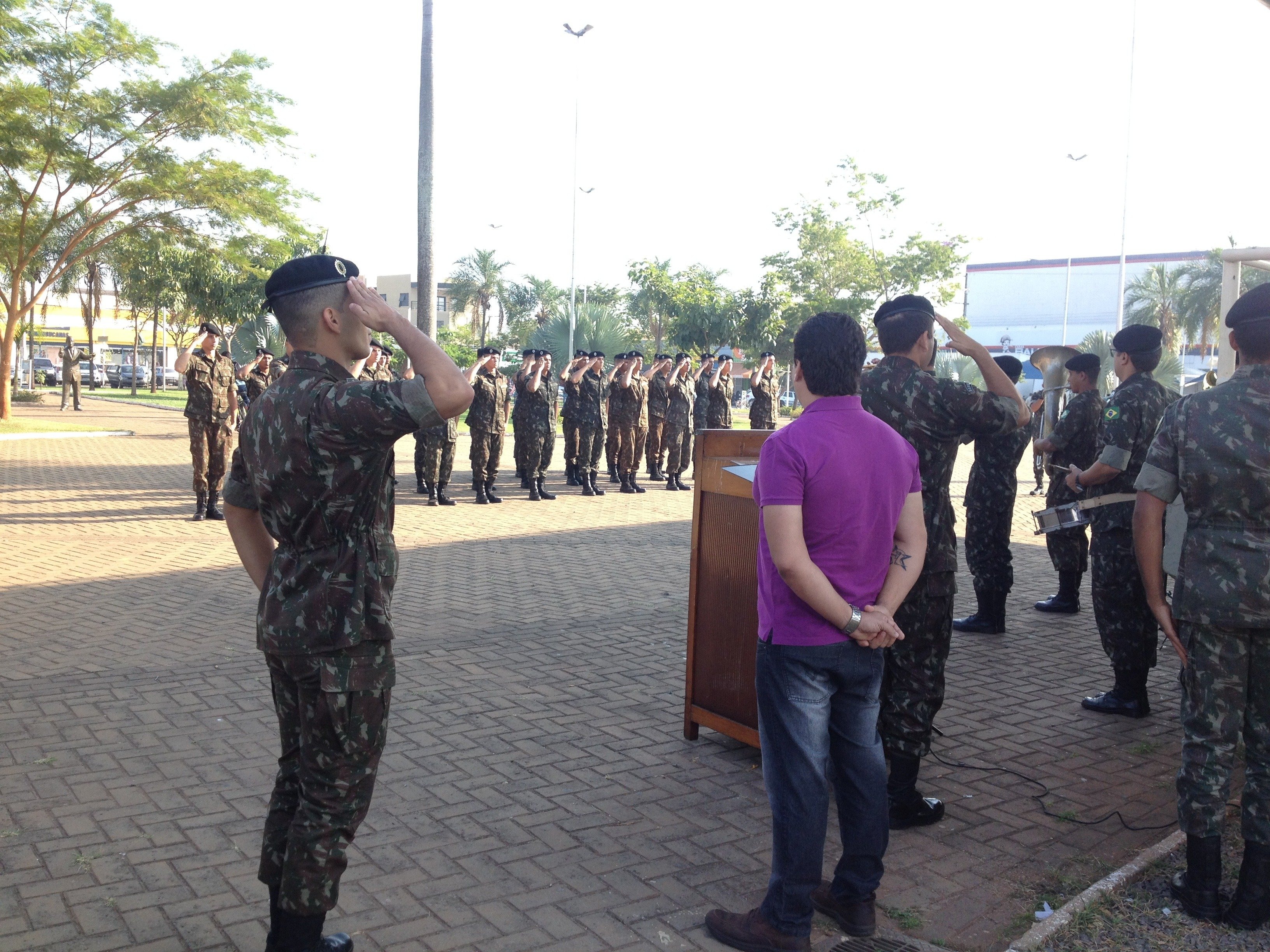 Exército e Prefeitura fazem ato em homenagem ao Dia da Vitória