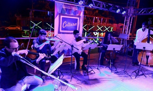 Cerca de 200 pessoas prestigiam ensaio aberto do Quinteto de Cordas