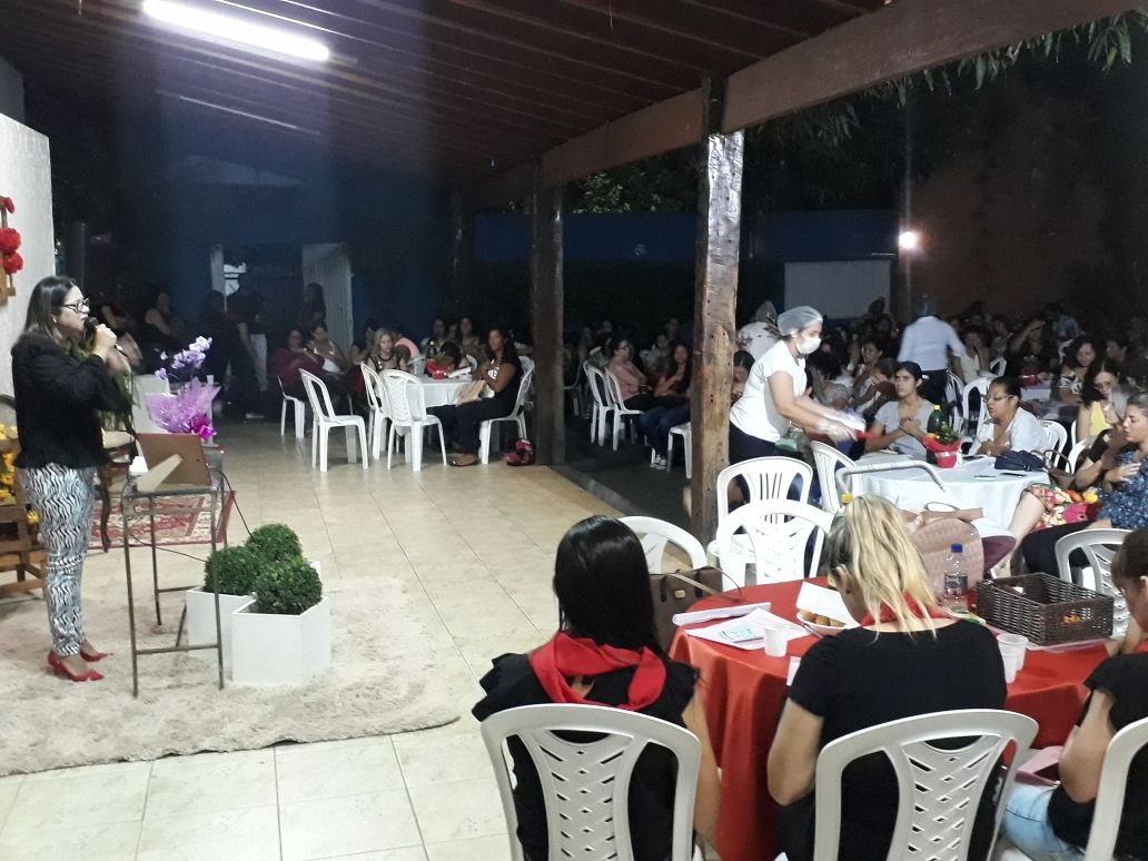 Festa homenageia mães do Centro de Educação Infantil Interlagos