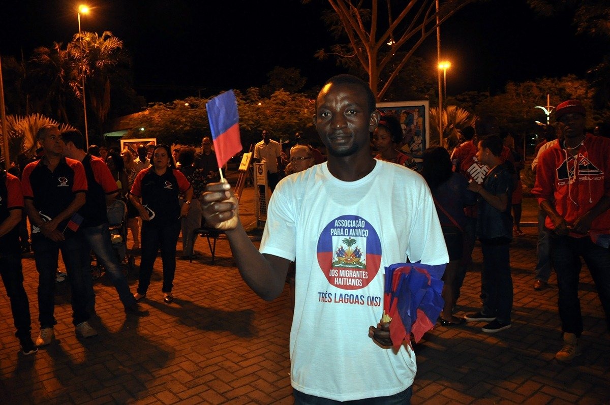 Dia da Bandeira Haitiana é comemorado em evento na Praça Senador Ramez Tebet