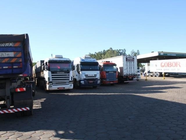Greve de caminhoneiros tem adesão de pelo menos 19 mil em MS, diz sindicato