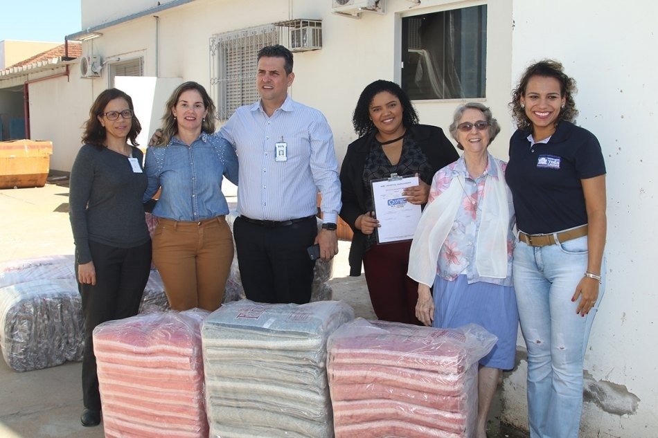 500 cobertores são entregue ao Hospital Auxiliadora pela Assistência Social de Três Lagoas