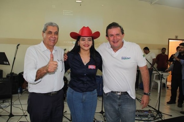 Eduardo Rocha participa de reunião com vereadora Dharleng Campos