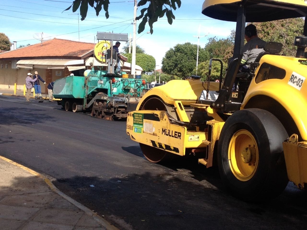 Rua Zuleide Perez Tabox começa a ser restaurada e recapeada