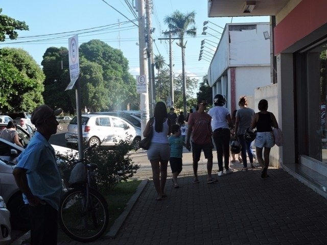 Dia dos Pais poderá movimentar R$ 4,95 milhões em Três Lagoas Dia dos Pais poderá movimentar R$ 4,95 milhões em Três Lagoas