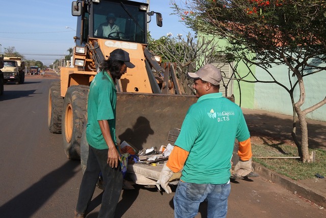 Campanha “Meu Bairro Limpo” já coletou 467 caminhões de lixo