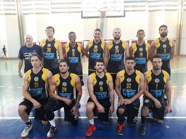 Time três-lagoense está nas quartas de final em basquetebol adulto Time três-lagoense está nas quartas de final em basquetebol adulto