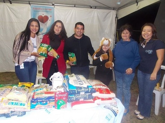 Hospital Auxiliadora recebe doação de mais de R$ 3 mil em alimentos