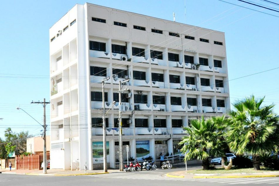 Prefeitura e Câmara de Três Lagoas não terão atendimento nesta quinta-feira (13) Prefeitura e Câmara de Três Lagoas não terão atendimento nesta quinta-feira (13)