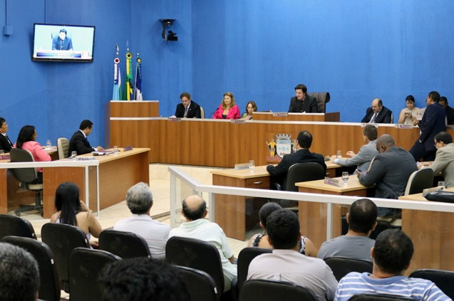 Câmara prestará homenagem a policiais e bombeiros anualmente Câmara prestará homenagem a policiais e bombeiros anualmente