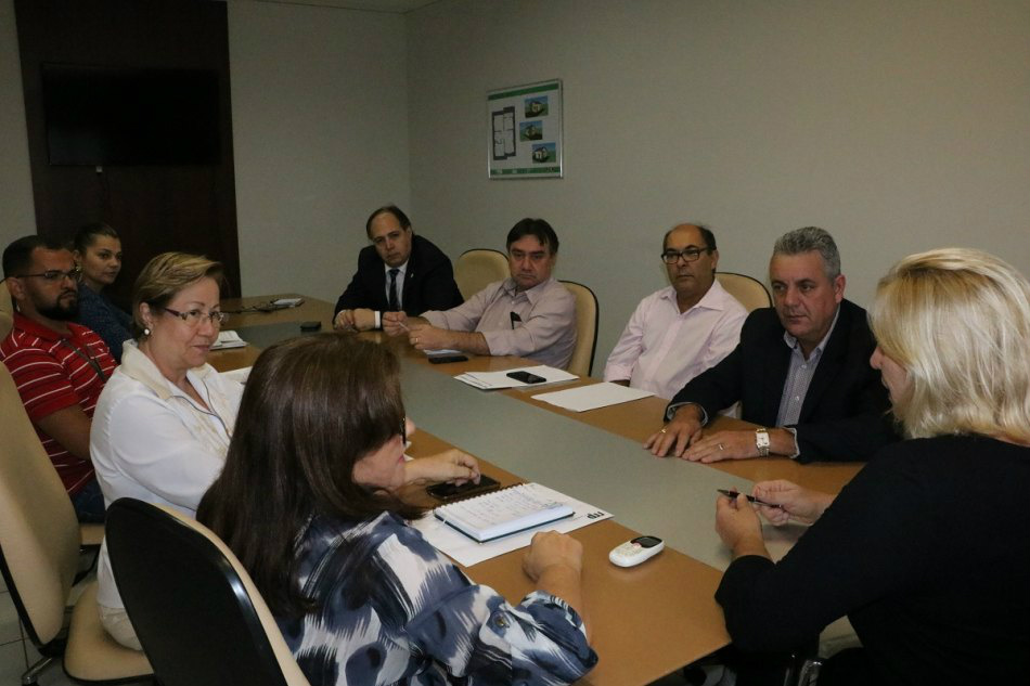 Na Capital, Guerreiro discute mudanças no Fundersul e construção de moradias Na Capital, Guerreiro discute mudanças no Fundersul e construção de moradias