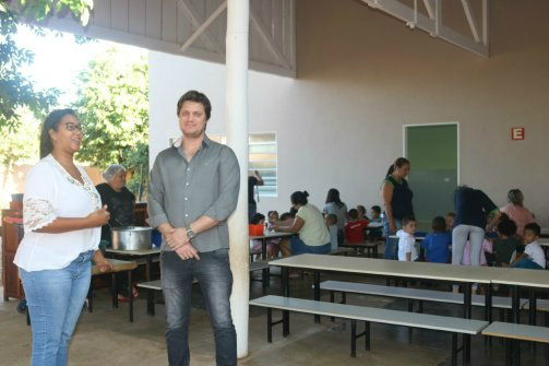 André Bitencourt faz solicitação de bebedouro para CEI e elogia associação André Bitencourt faz solicitação de bebedouro para CEI e elogia associação