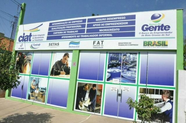Casa do trabalhador oferece 100 vagas para motorista carreteiro Casa do trabalhador oferece 100 vagas para motorista carreteiro