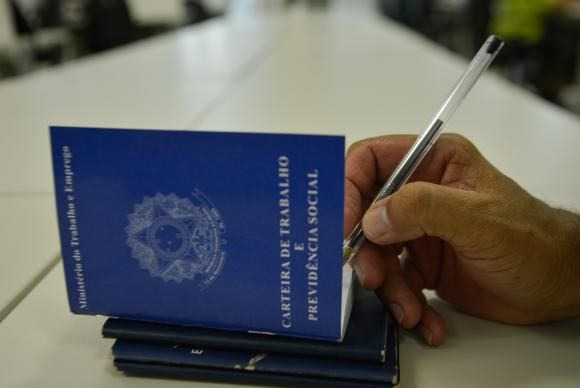 Terceiro lote de saque das contas inativas vai liberar R$ 10,8 bilhões Terceiro lote de saque das contas inativas vai liberar R$ 10,8 bilhões