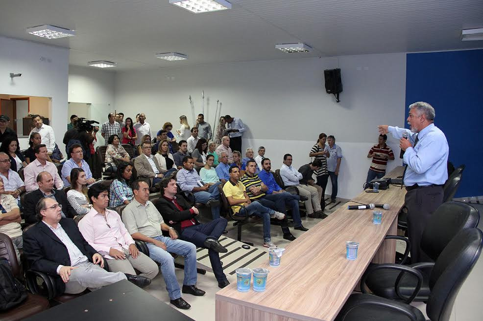 Prefeitura realiza reunião de apresentação de 'indicadores de resíduos sólidos'