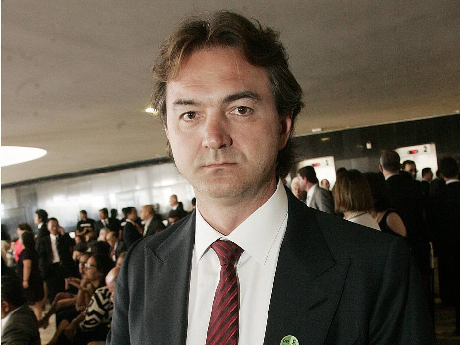 Operação da PF mira ex presidente da Eldorado, Joesley Batista e o ex-presidente do BNDES, Luciano Coutinho Operação da PF mira ex presidente da Eldorado, Joesley Batista e o ex-presidente do BNDES, Luciano Coutinho